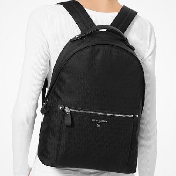 MICHAEL Michael Kors Handbags - 🎉MICHAEL Michael Kors Signature Backpack